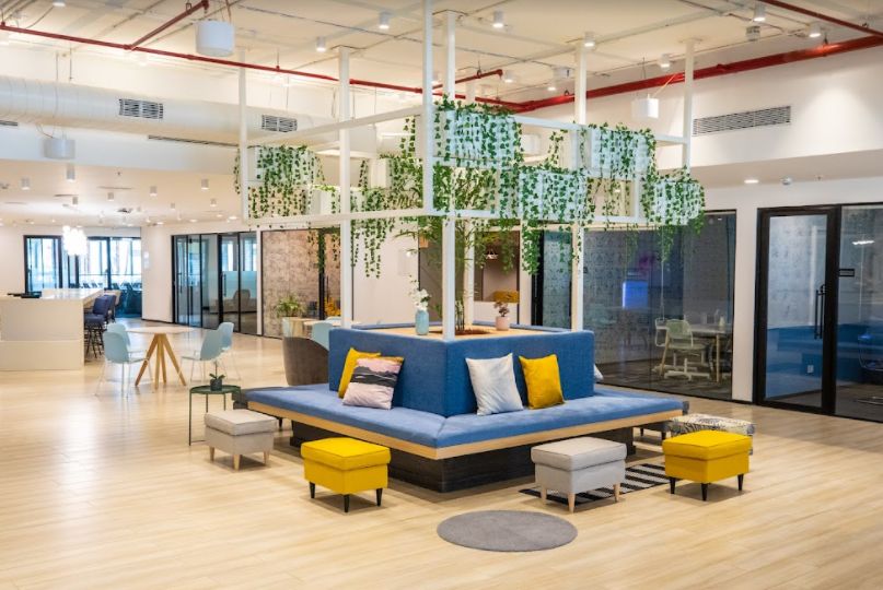 Cowrks The Skyview 10